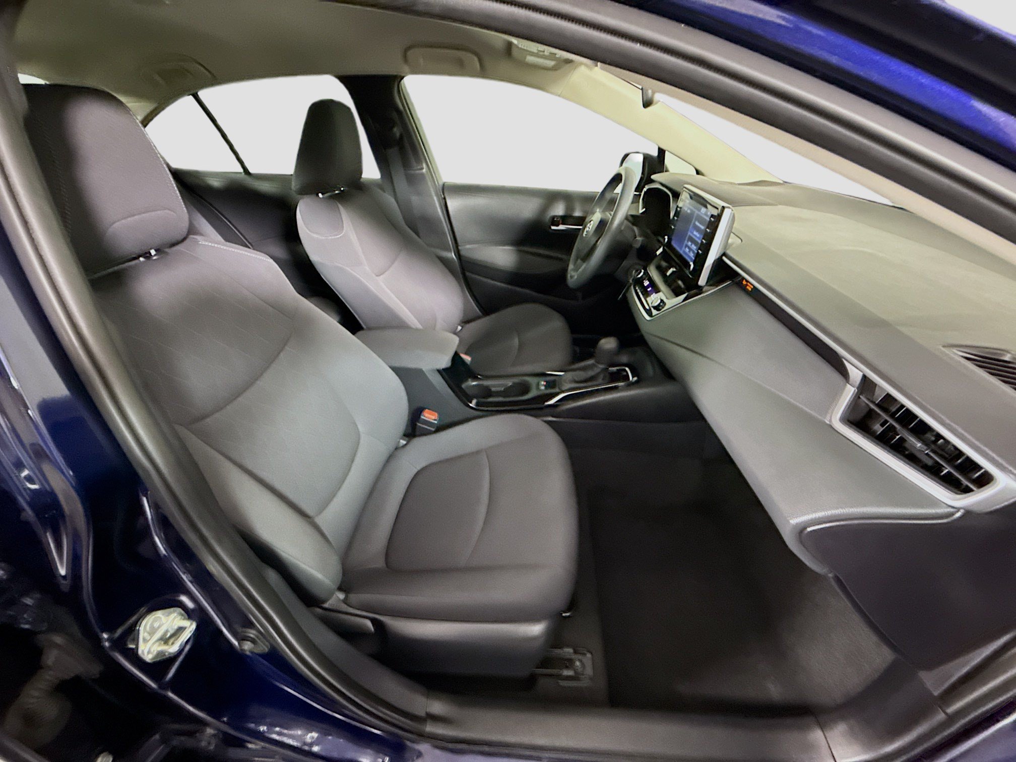 Used 2020 Toyota Corolla LE FWD image 28
