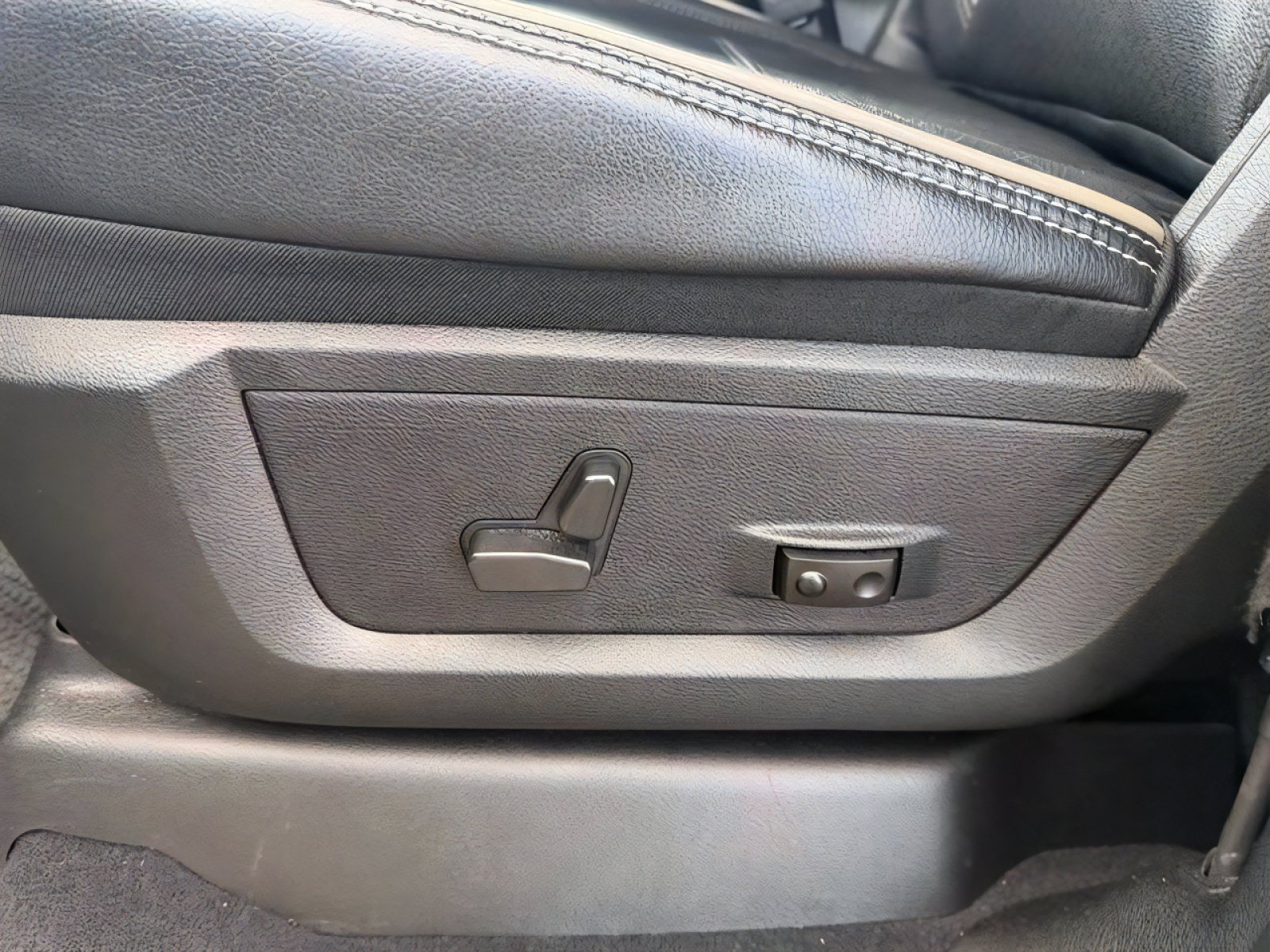 Used 2024 RAM 2500 Laramie AWD/4WD image 22