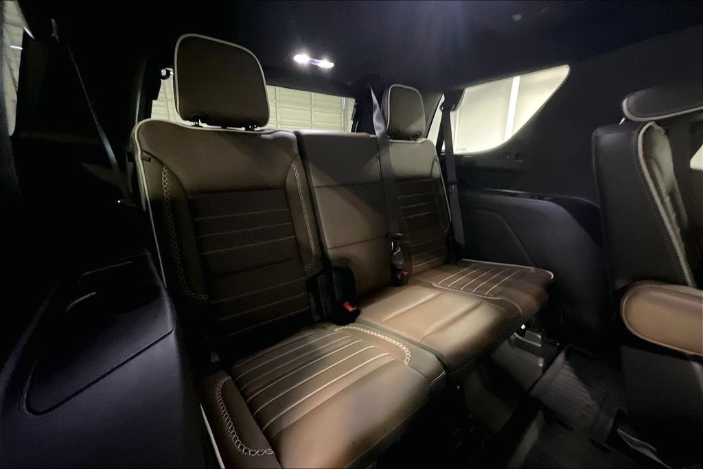 Used 2025 GMC Yukon Denali Ultimate AWD/4WD image 35