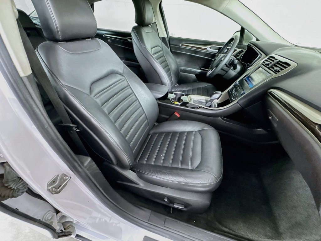 Used 2016 Ford Fusion SE w/ Equipment Group 202A AWD/4WD image 34