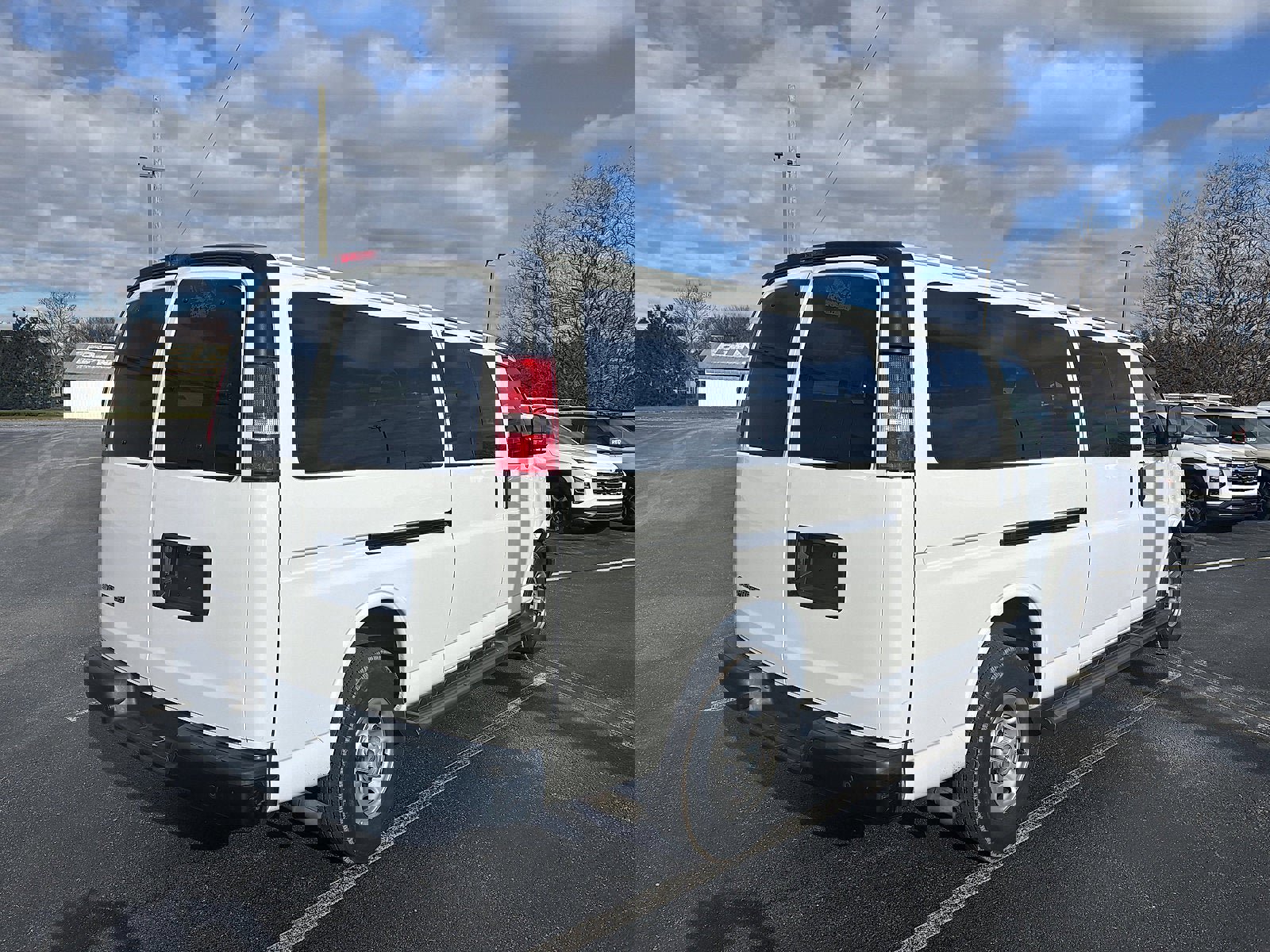 Used 2023 Chevrolet Express 3500 LS image 4