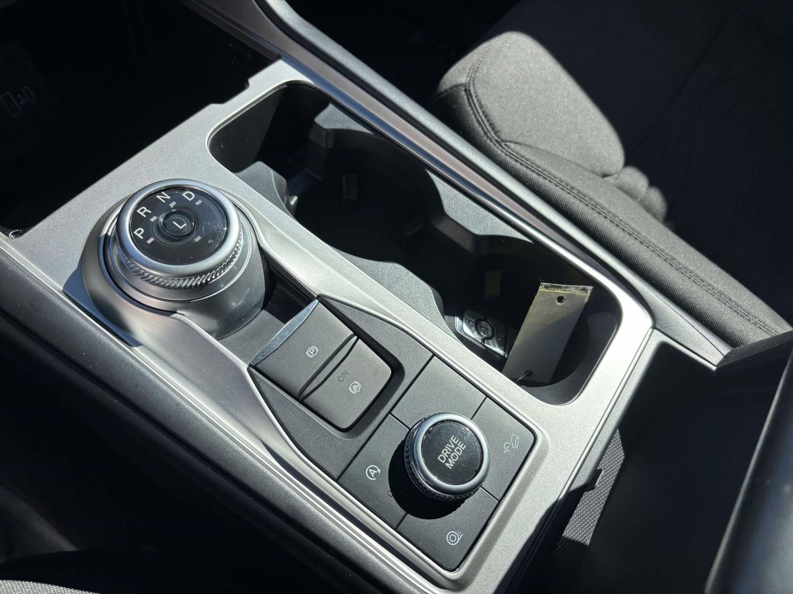 Used 2021 Ford Explorer XLT image 25