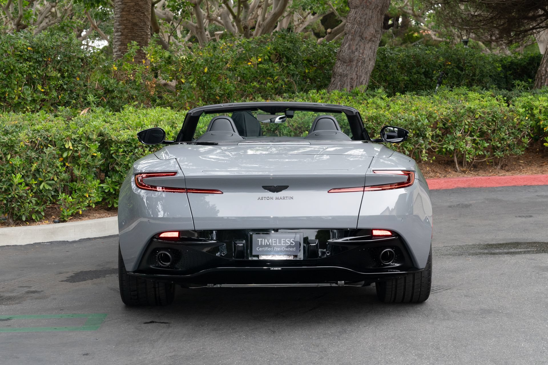 Used 2022 Aston Martin DB11 Volante RWD image 7