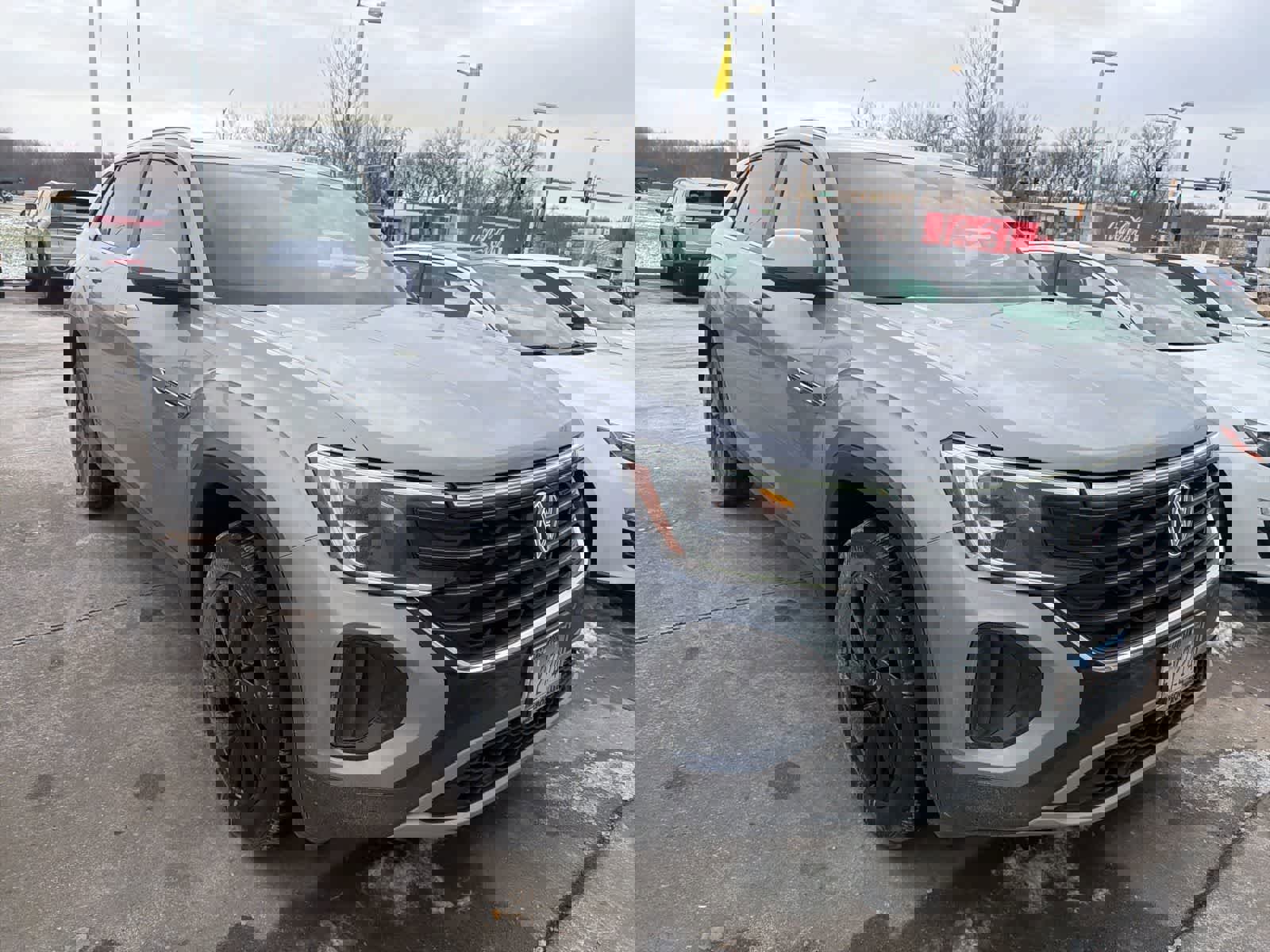 Used 2025 Volkswagen Atlas Cross Sport SE w/ Black Wheel Package image 3