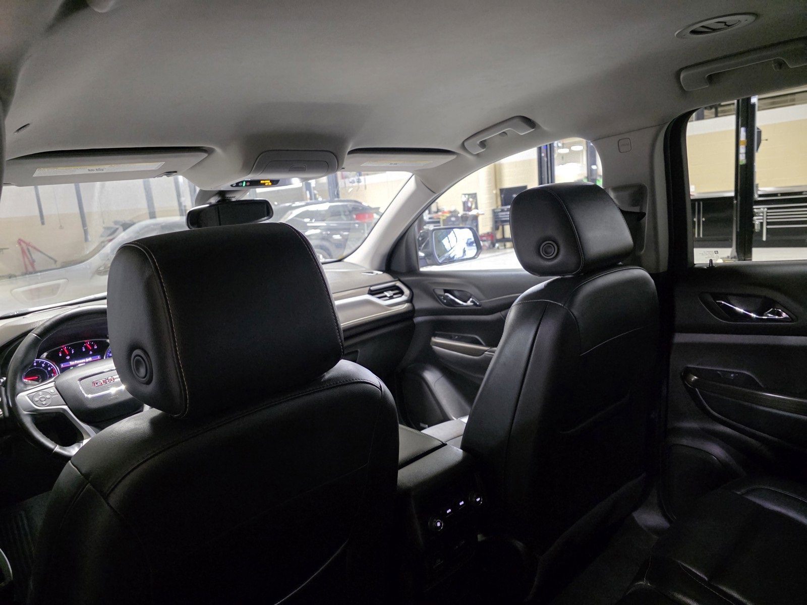 Used 2023 GMC Acadia SLT image 16