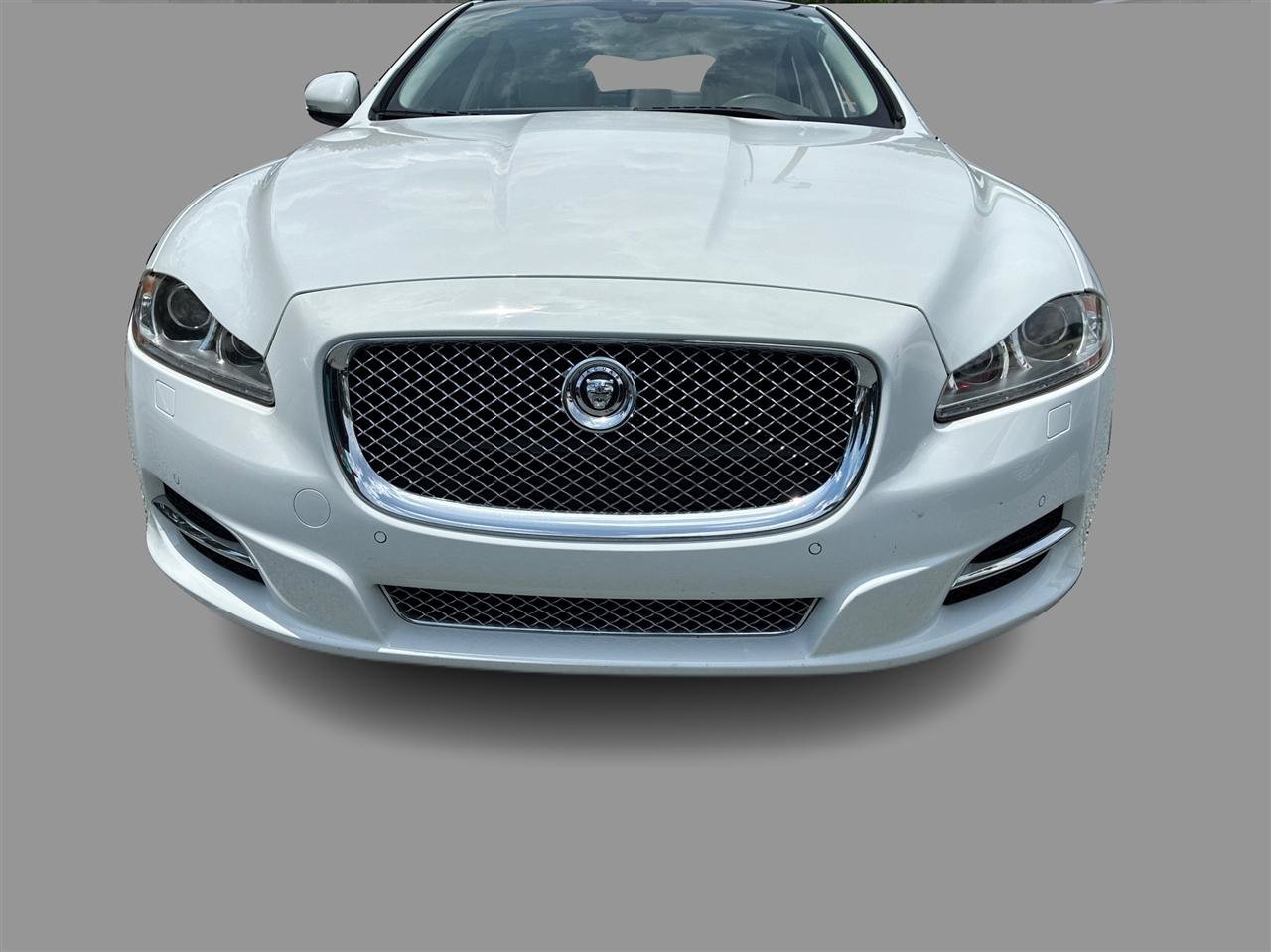 Used 2013 Jaguar XJ w/ Front Seat Comfort Pkg RWD image 27