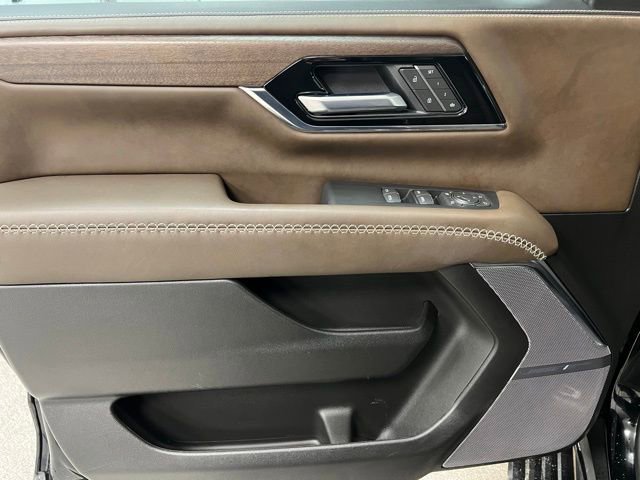 Used 2025 GMC Yukon Denali Ultimate w/ LPO, Floor Liner Package AWD/4WD image 22