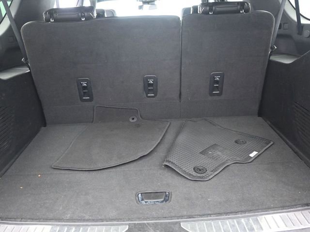 Used 2023 Chevrolet Suburban Premier image 29