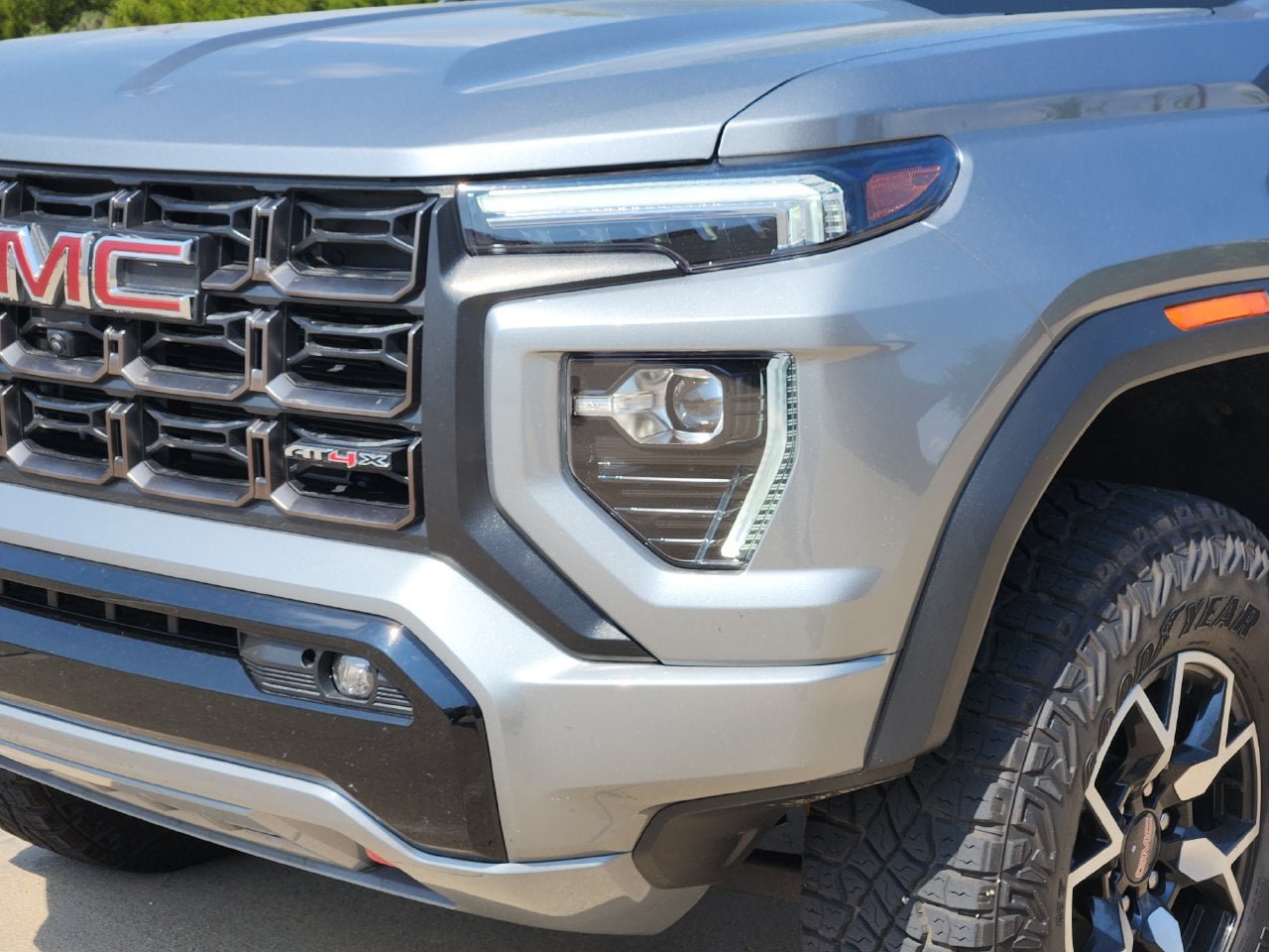 Used 2024 GMC Canyon AT4X AWD/4WD image 6