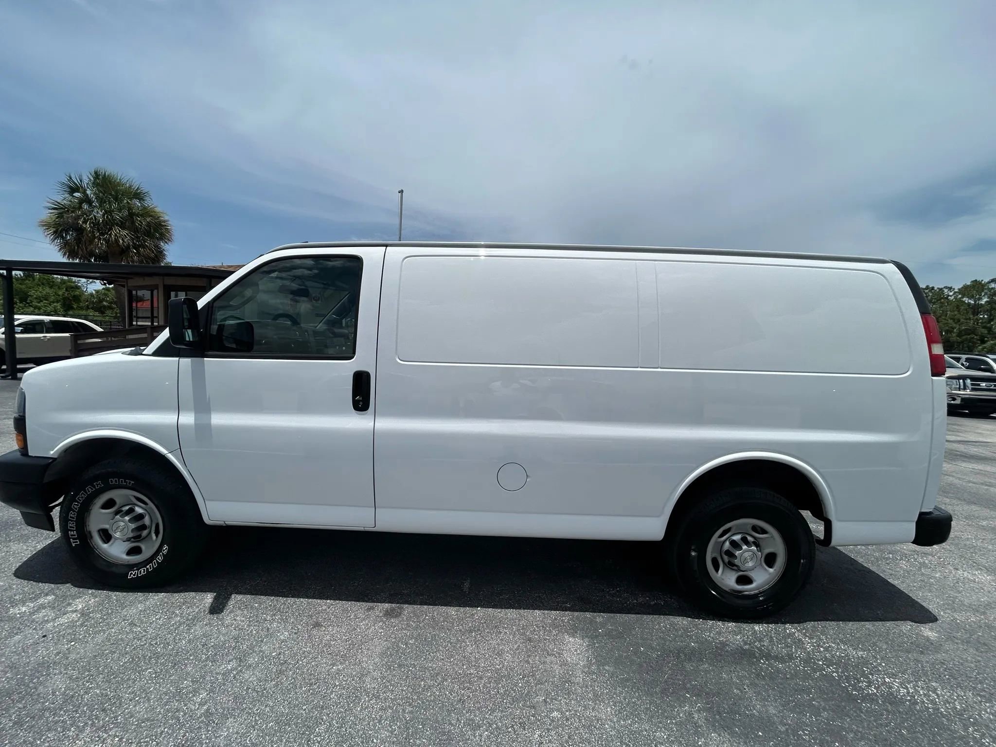 Used 2021 Chevrolet Express 2500 image 10