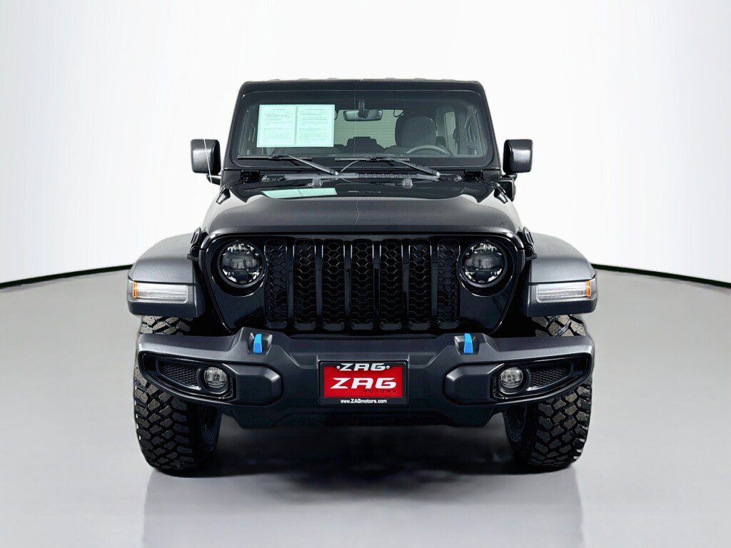 Used 2023 Jeep Wrangler Unlimited w/ Cold Weather Group AWD/4WD image 8