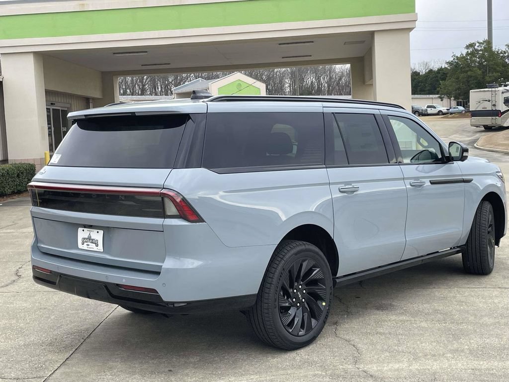 New 2026 Lincoln Navigator L Reserve w/ Jet Appearance Package AWD/4WD image 3