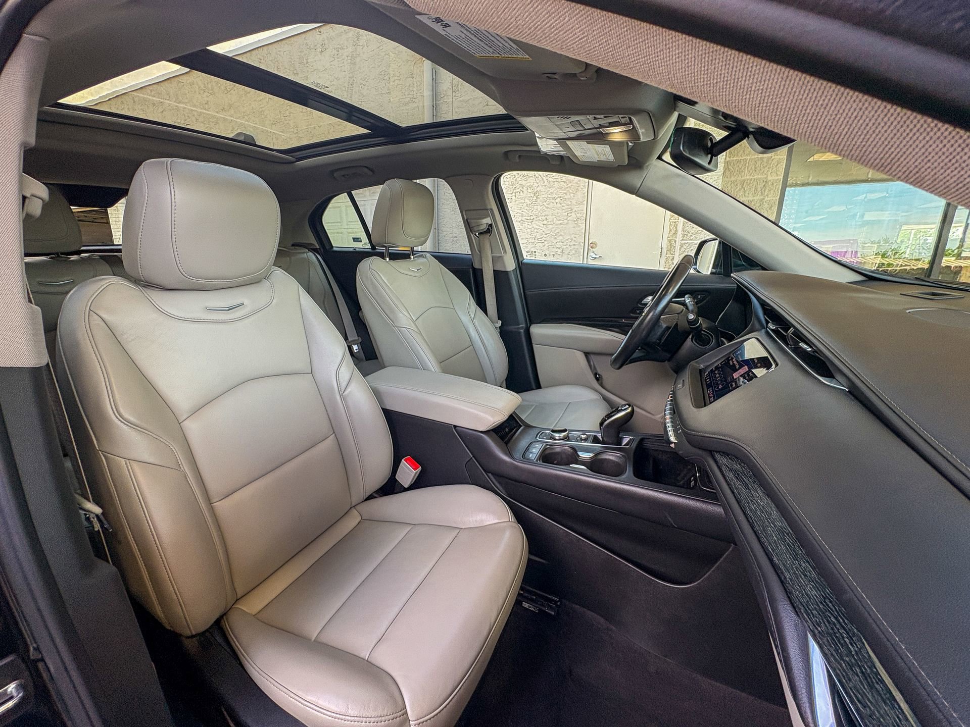 Used 2022 Cadillac XT4 Premium Luxury AWD/4WD image 27