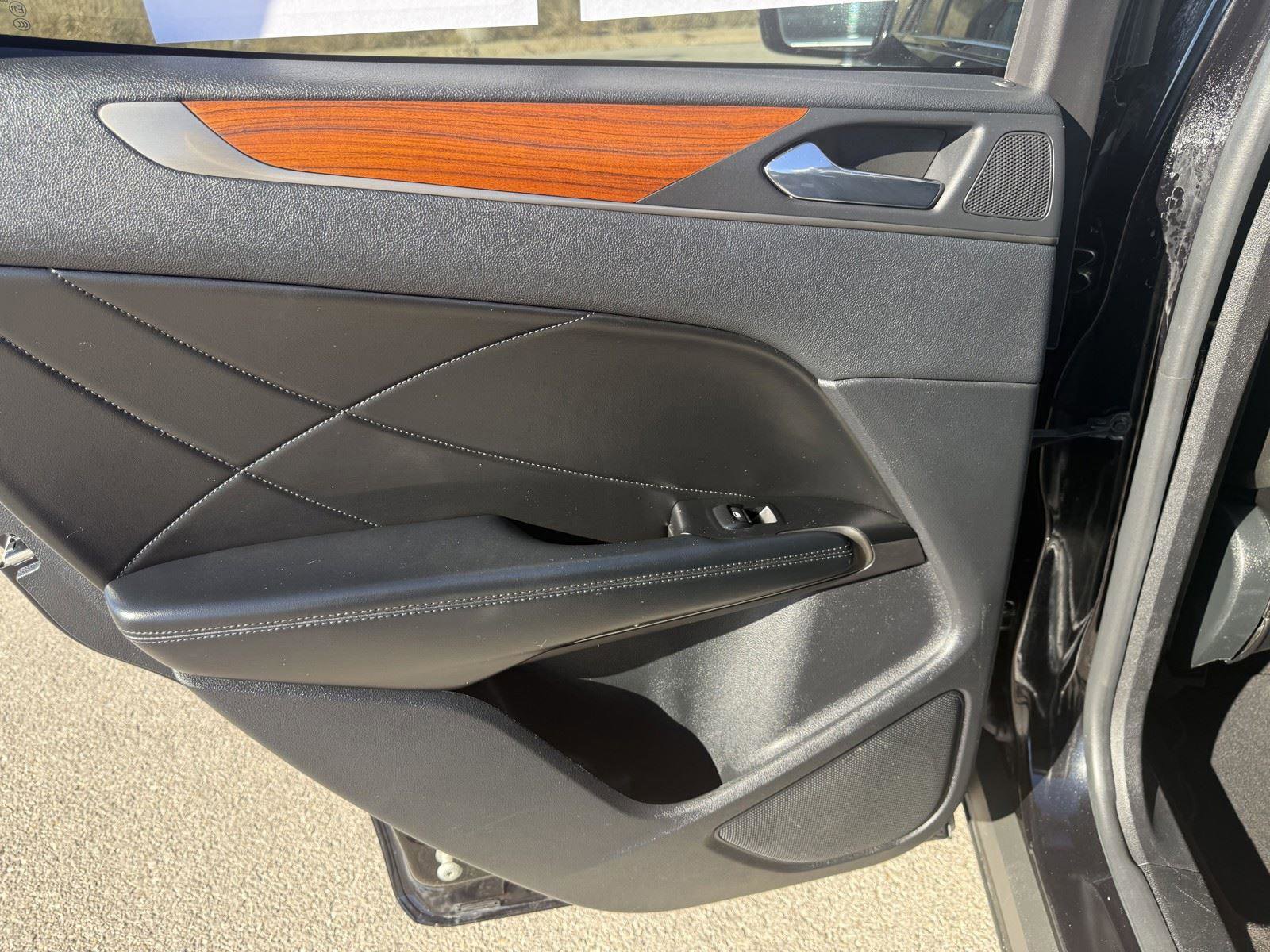 Used 2019 Lincoln MKC Reserve w/ MKC Technology Package image 22