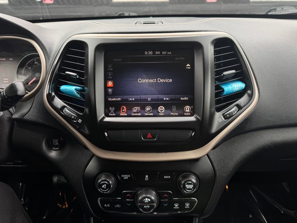 Used 2014 Jeep Cherokee Limited AWD/4WD image 33