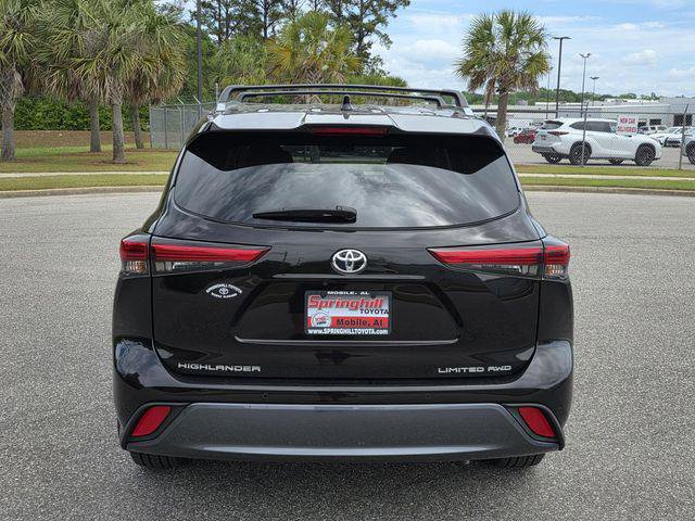 Certified 2021 Toyota Highlander Limited image 3