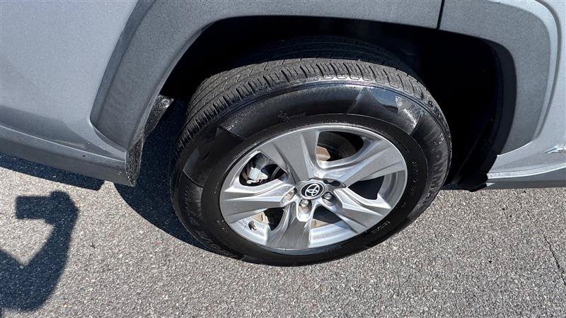 Used 2022 Toyota RAV4 XLE w/ Convenience Package AWD/4WD image 22