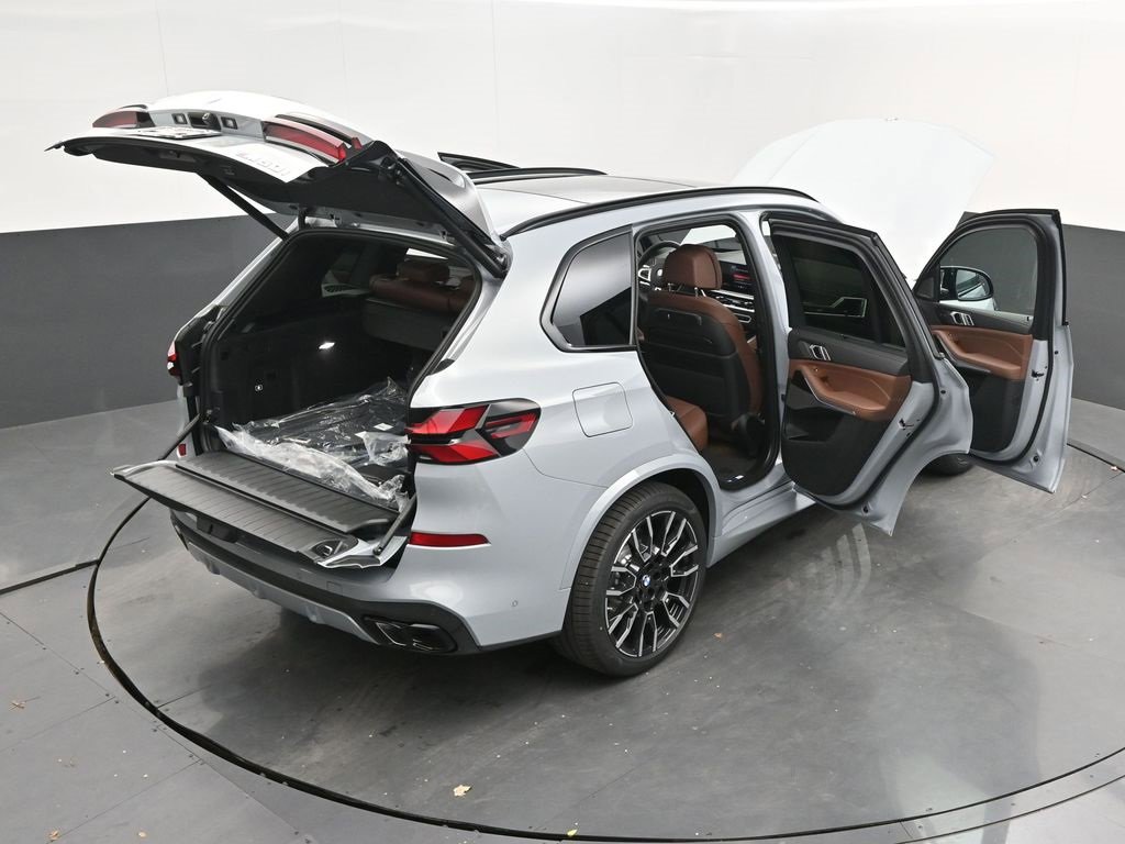 New 2026 BMW X5 M60i w/ Executive Package image 55