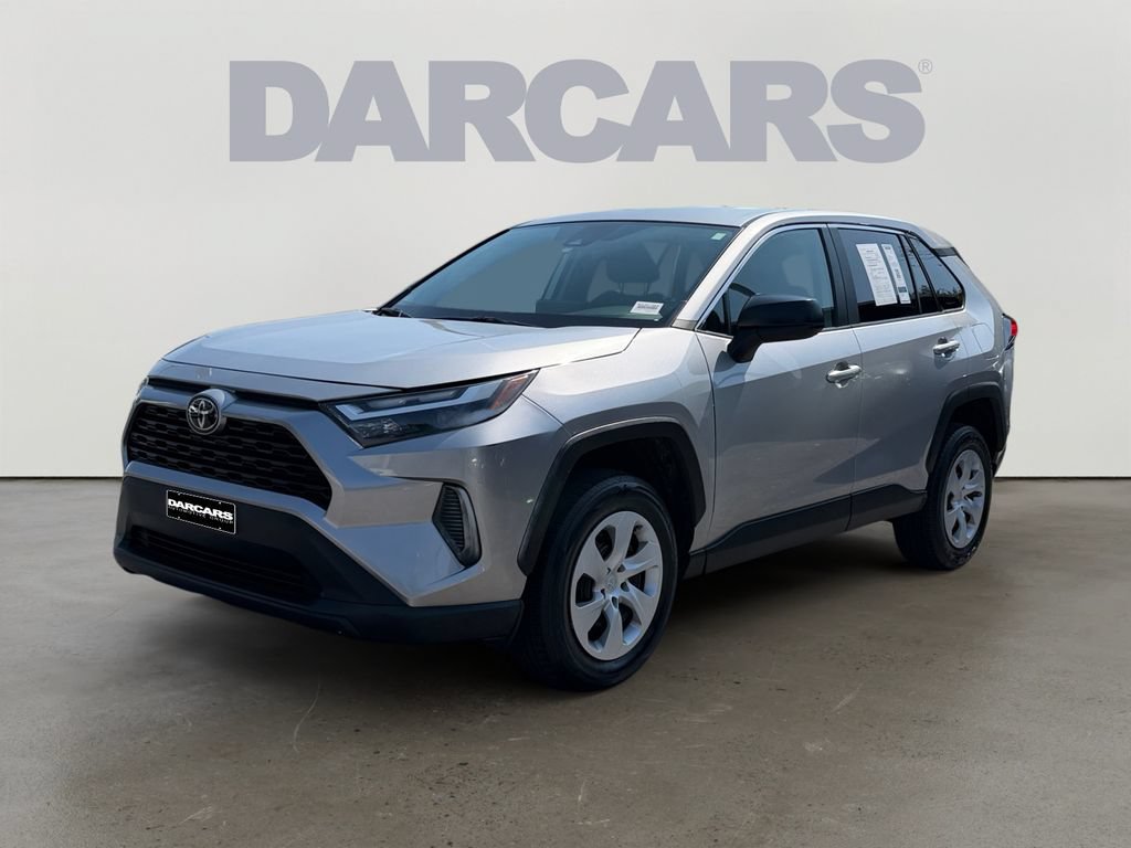 Used 2024 Toyota RAV4 LE AWD/4WD image 3