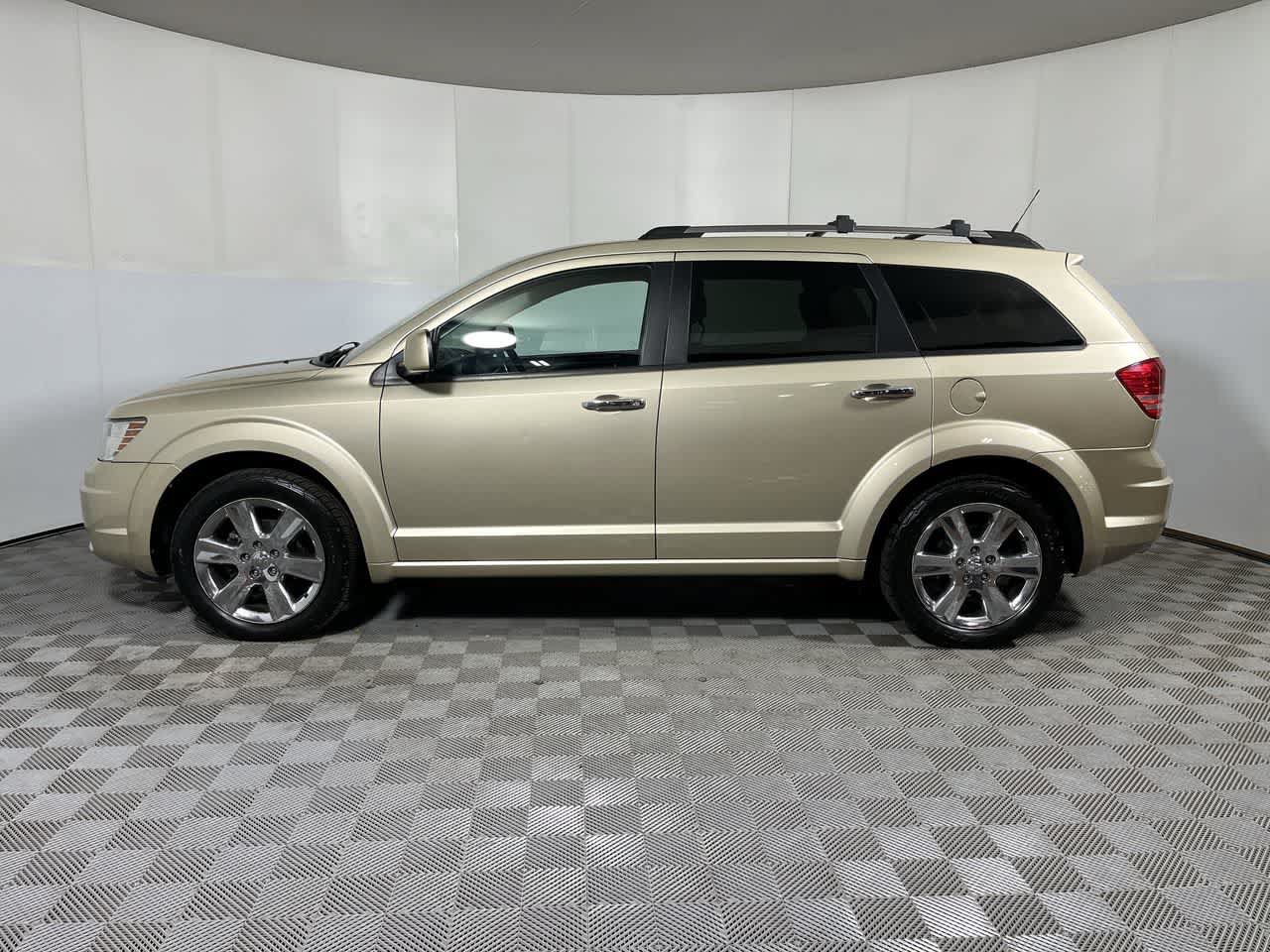 Used 2010 Dodge Journey R/T w/ Flexible Seating Group FWD image 5