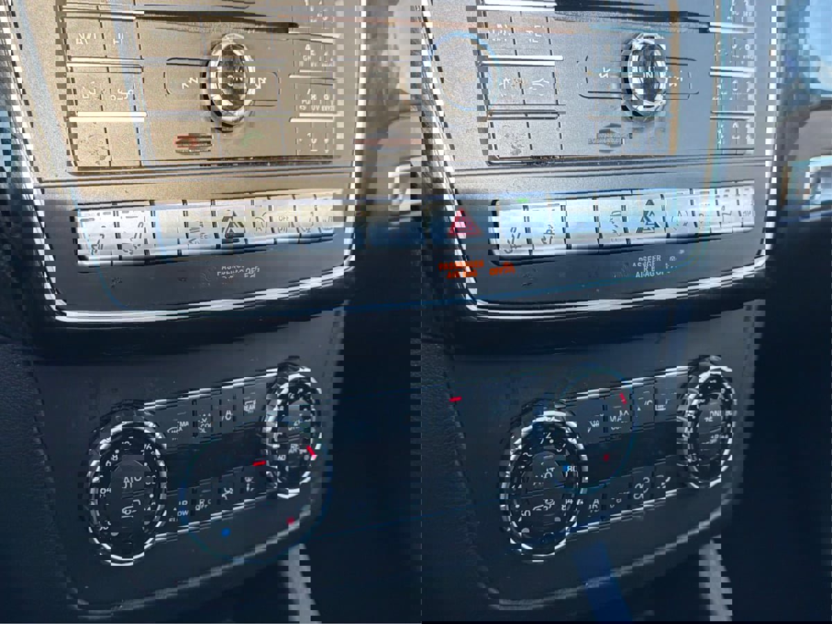 Used 2018 Mercedes-Benz GLS 550 4MATIC w/ Driver Assistance Package image 45