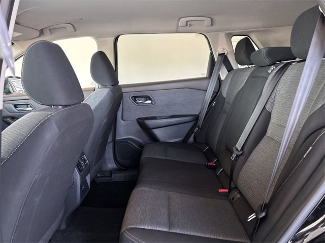 Used 2023 Nissan Rogue SV image 17