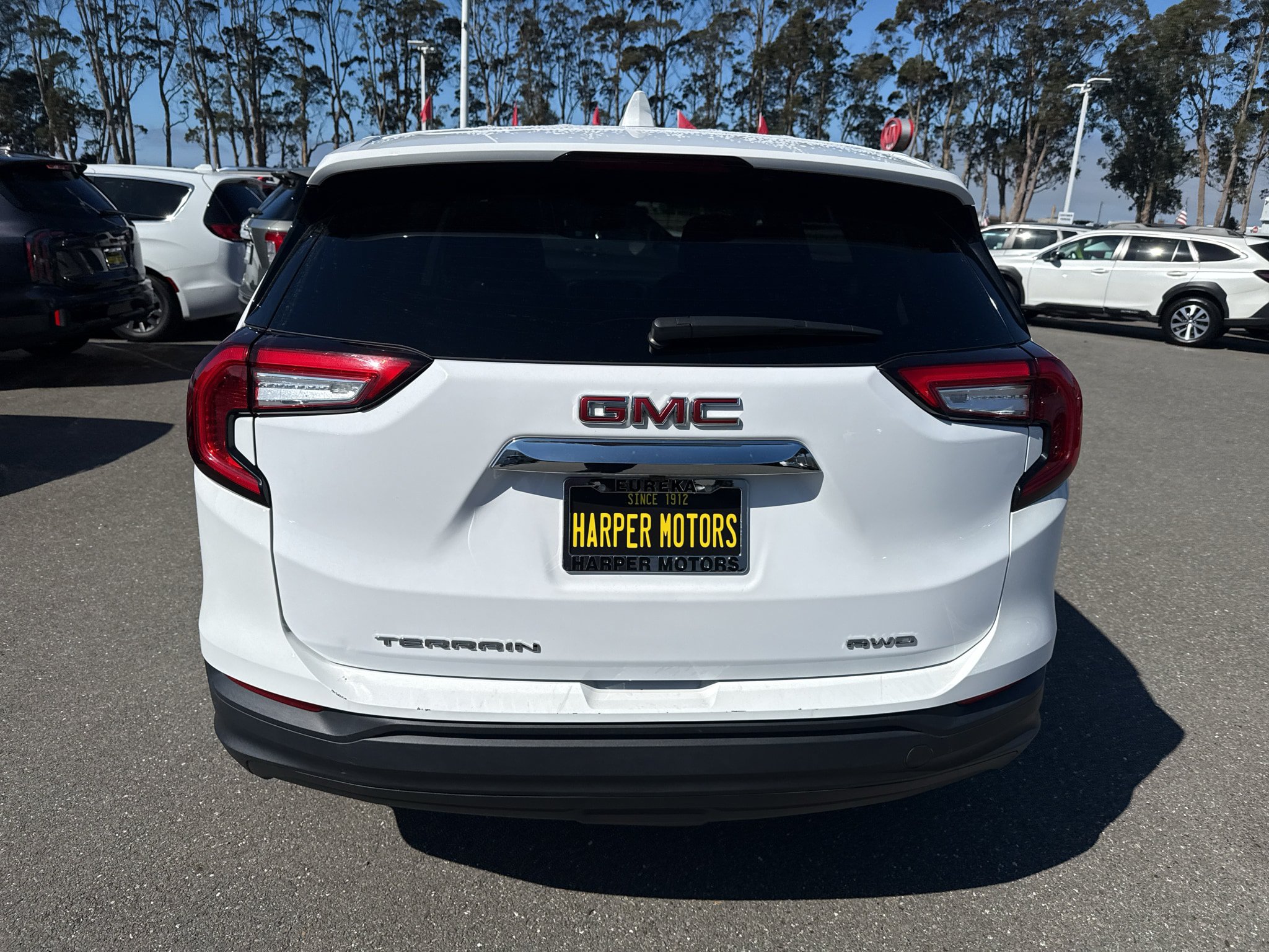 Used 2024 GMC Terrain SLE AWD/4WD image 4