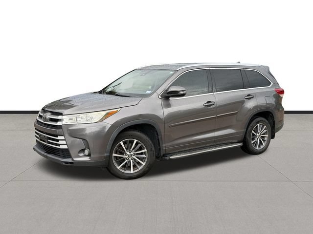 Used 2017 Toyota Highlander XLE FWD image 1