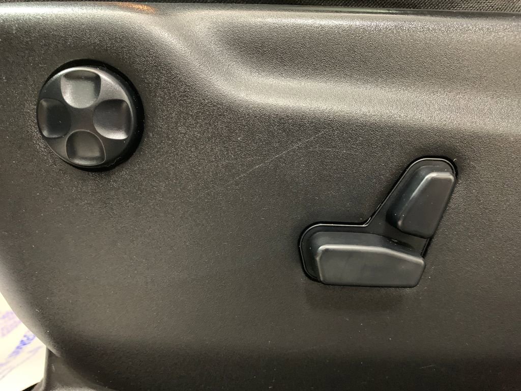 Used 2017 Jeep Grand Cherokee Laredo image 18