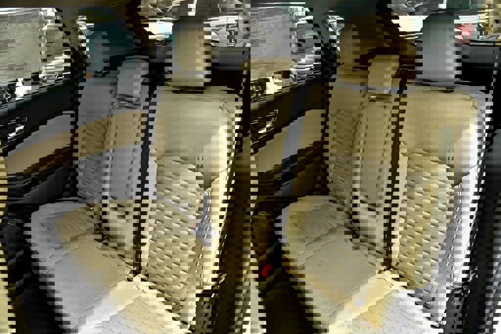 New 2024 Ford Edge SE image 30