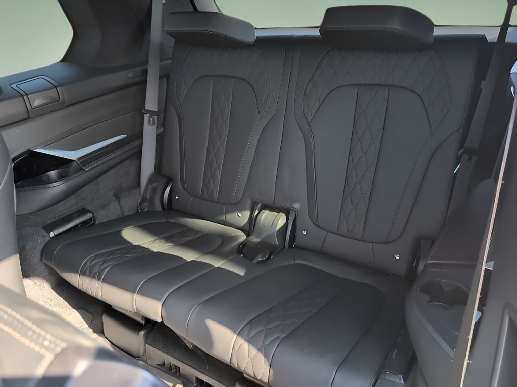 Used 2025 BMW X7 M60i w/ Executive Package AWD/4WD image 24