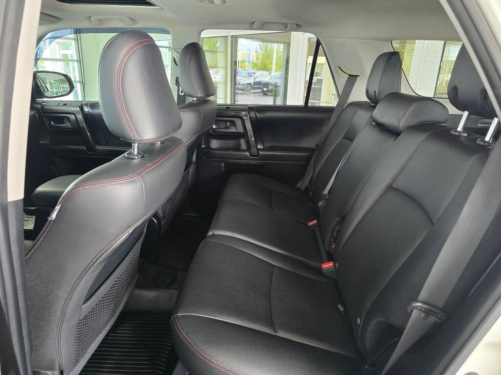 Used 2021 Toyota 4Runner TRD Off-Road Premium w/ Moonroof Package AWD/4WD image 37