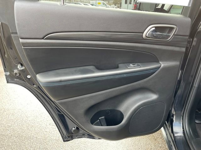 Used 2019 Jeep Grand Cherokee Laredo image 30