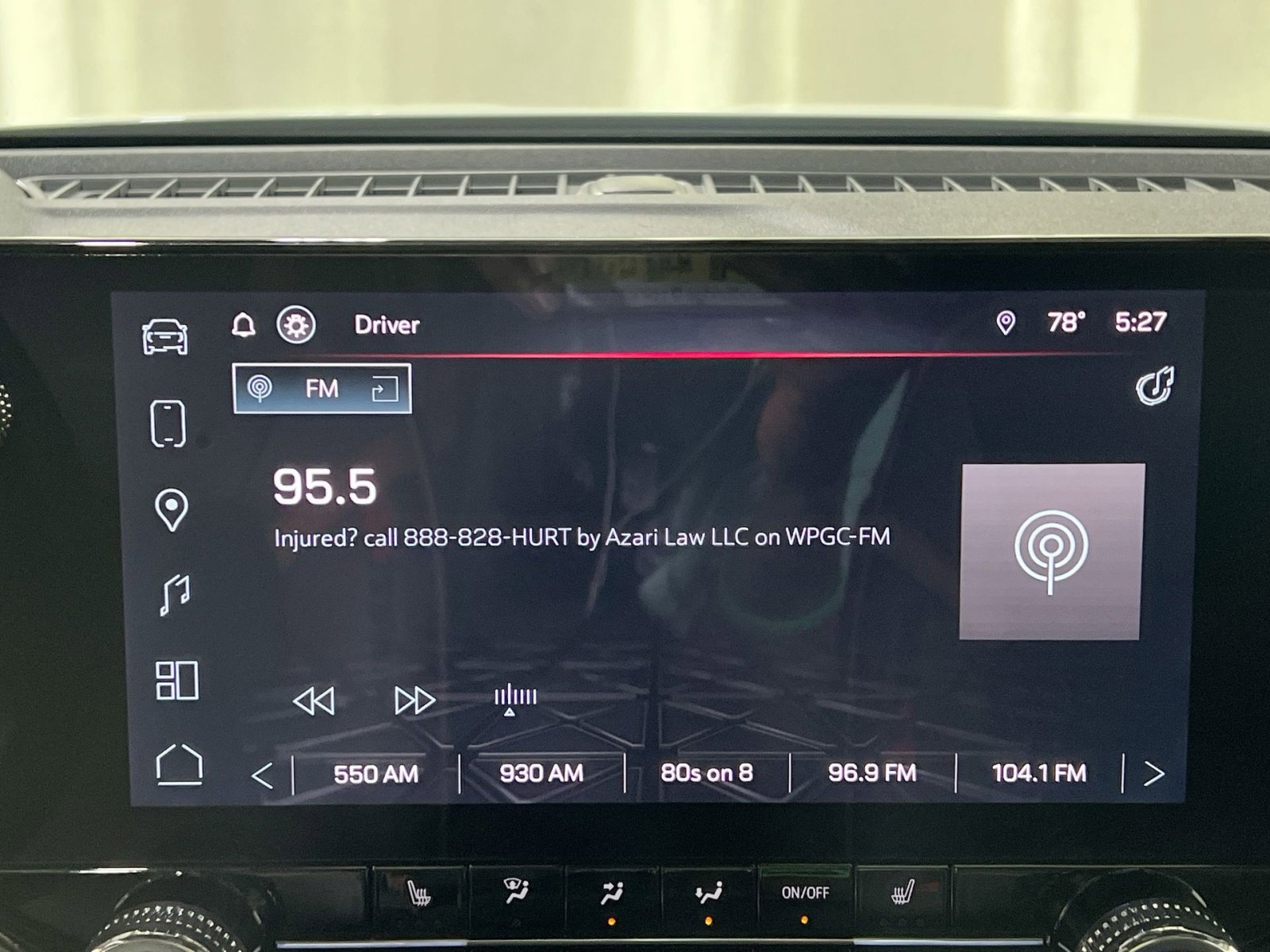 Used 2024 GMC Canyon AT4 w/ Technology Package image 18