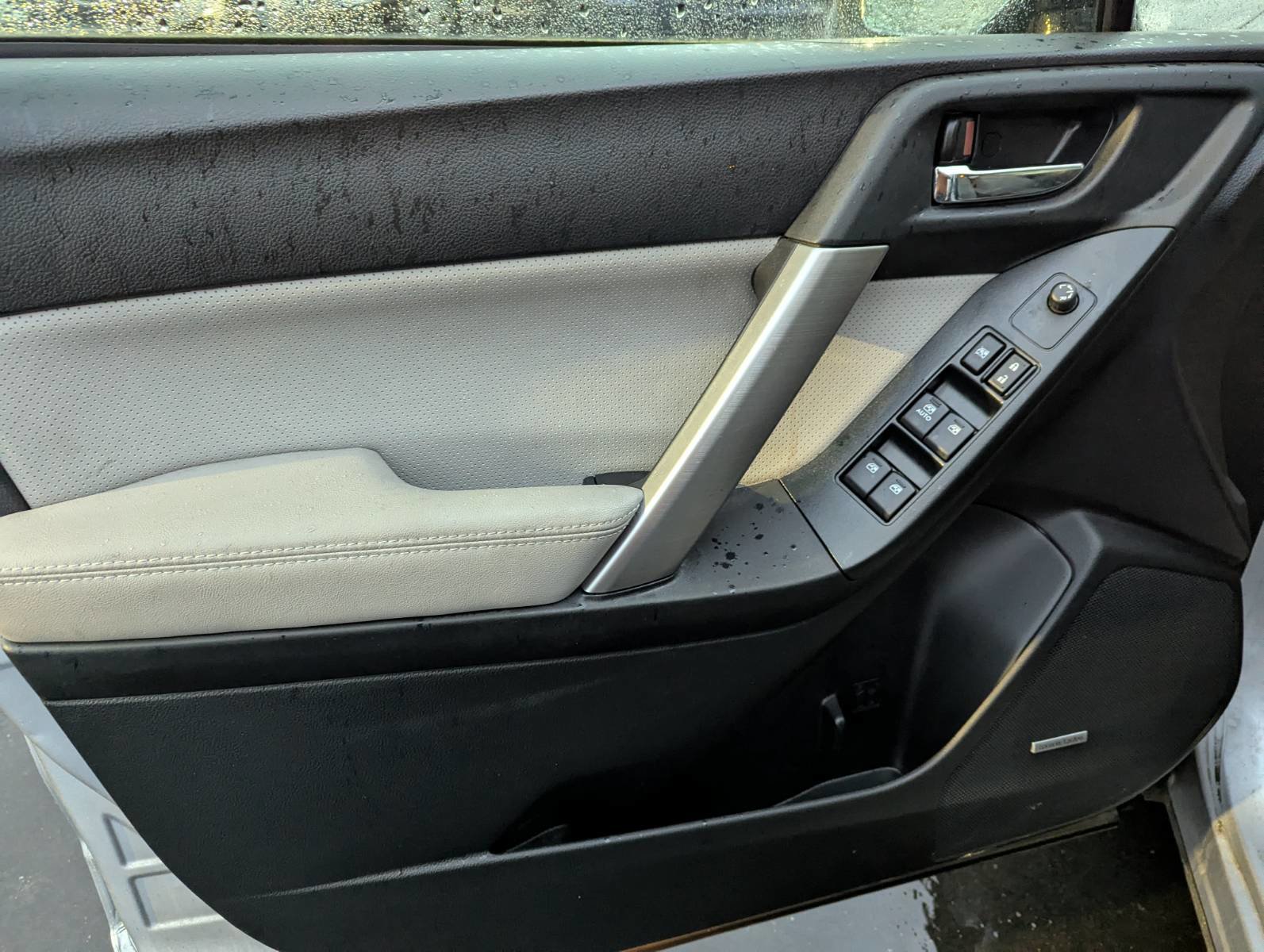 Used 2015 Subaru Forester 2.5i Limited image 7