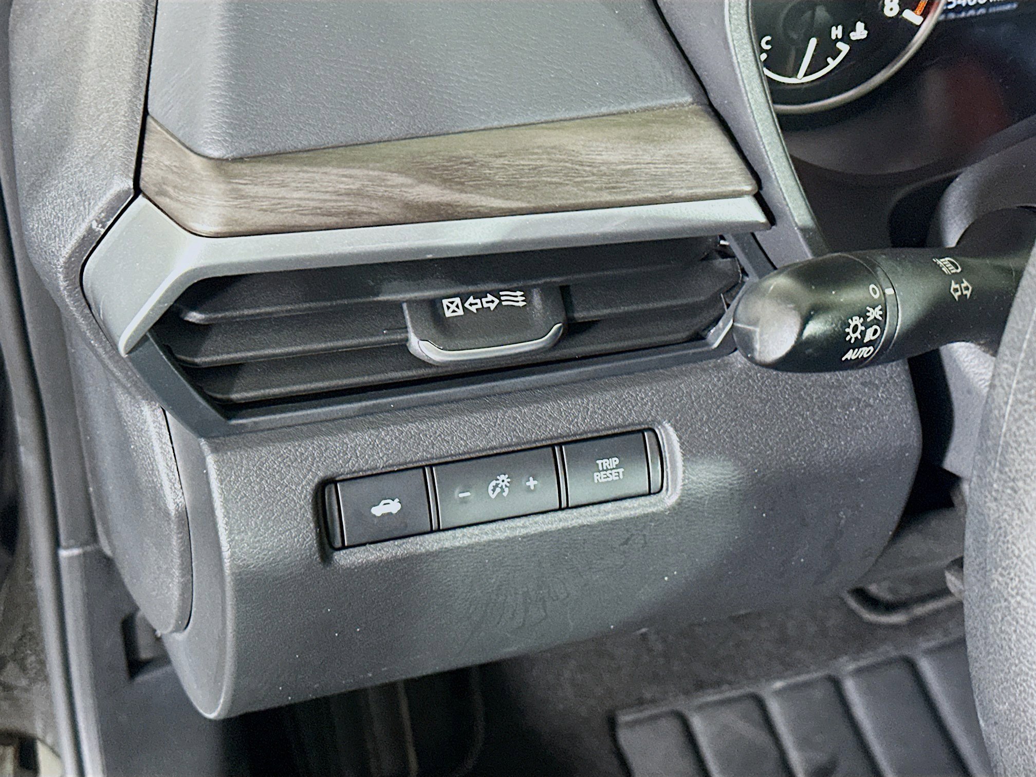 Used 2025 Nissan Altima 2.5 SV image 17