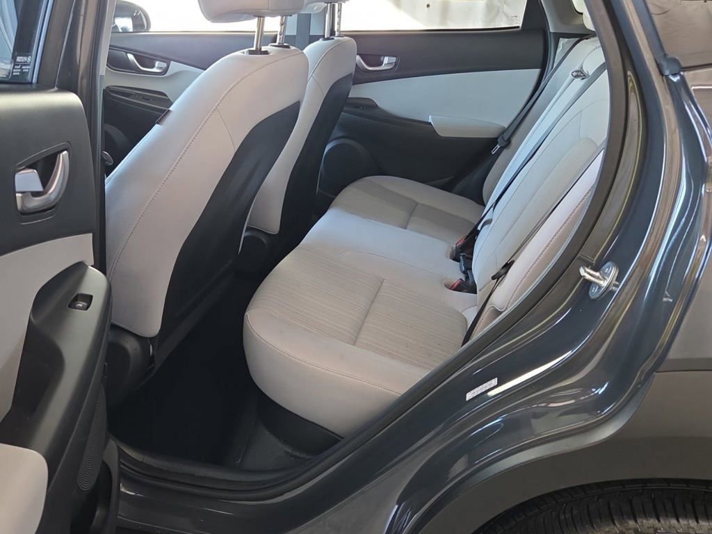 Used 2023 Hyundai Kona SEL w/ Convenience Package image 11
