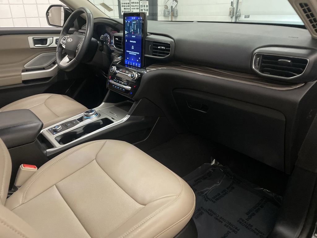 Used 2023 Ford Explorer Limited w/ Limited Technology Package image 23