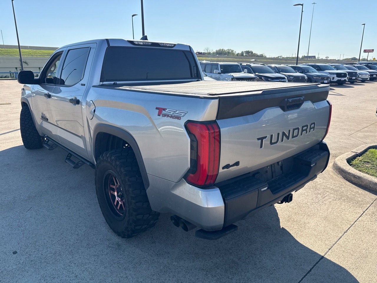 Used 2022 Toyota Tundra SR5 AWD/4WD image 8
