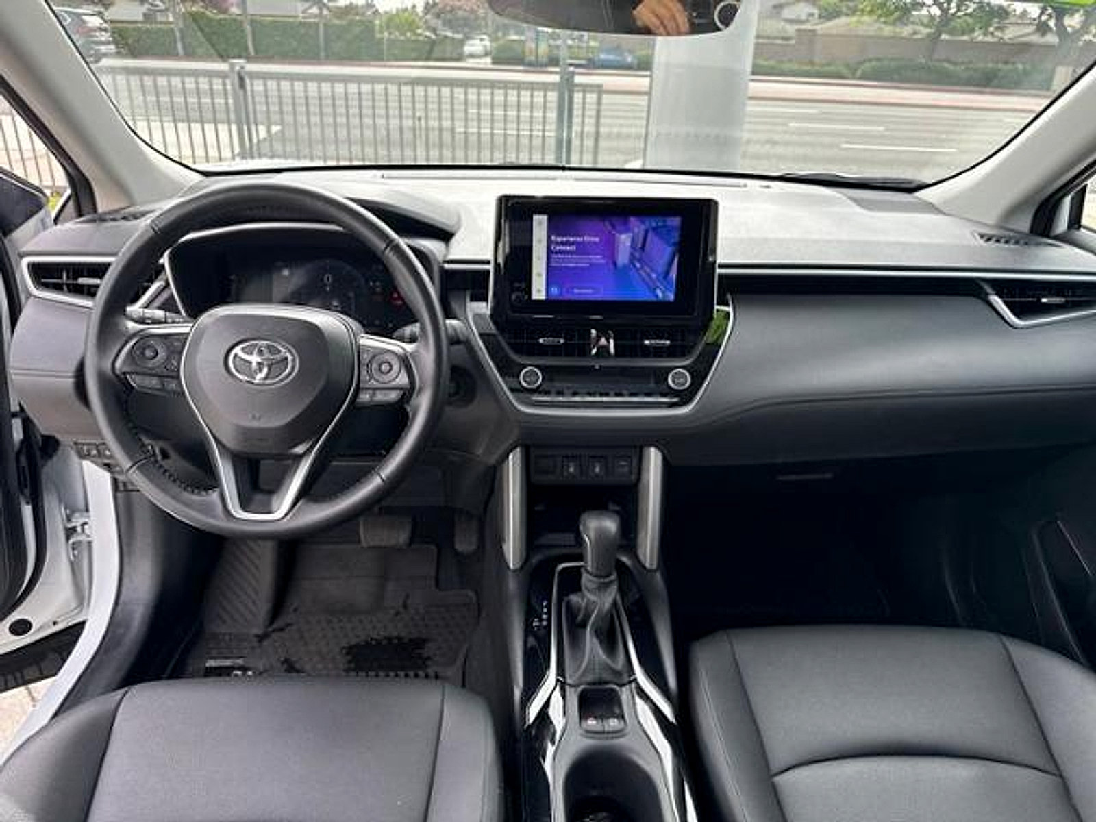 Used 2024 Toyota Corolla Cross XLE w/ Convenience Package FWD image 13