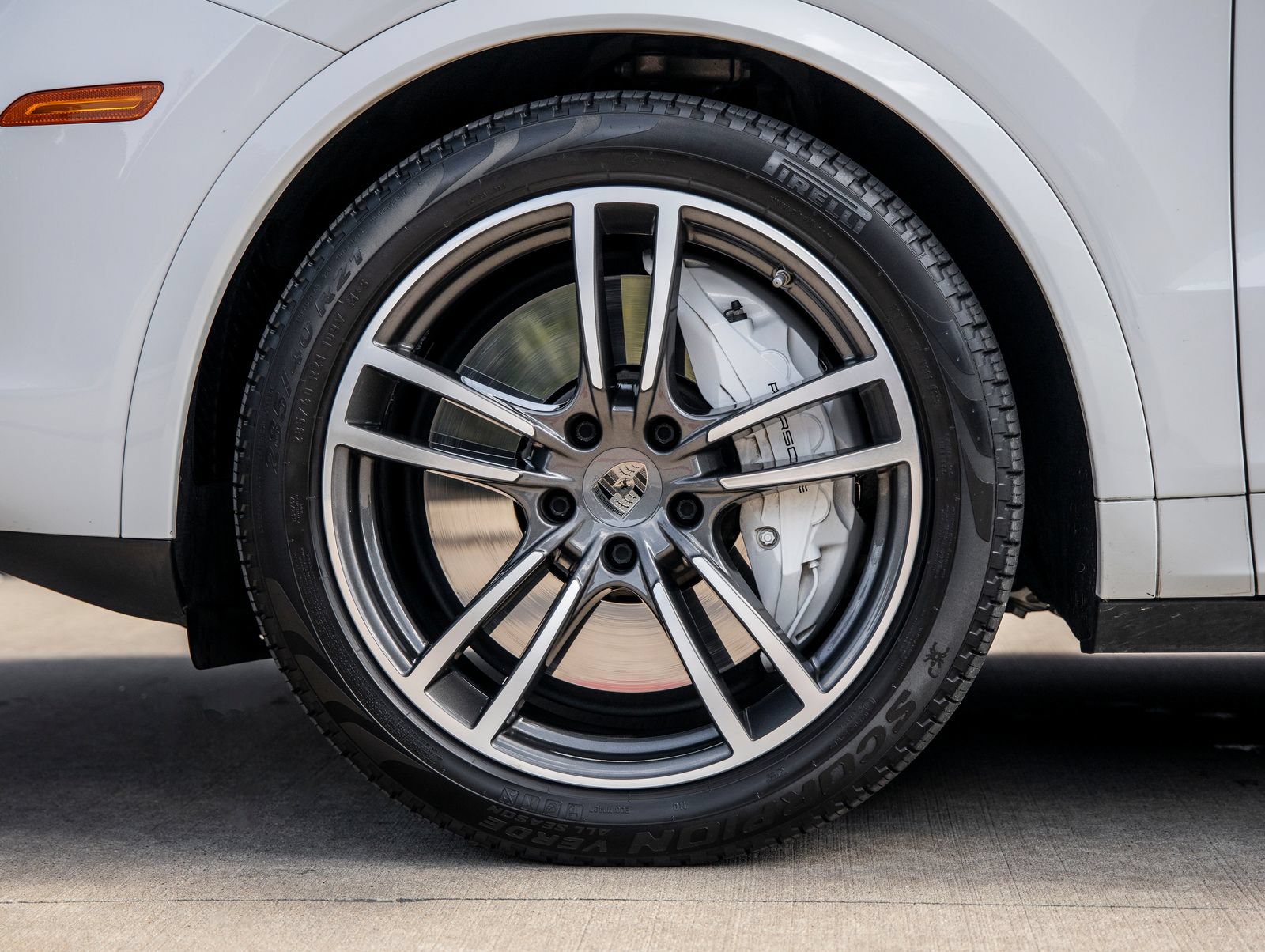 Certified 2023 Porsche Cayenne Turbo AWD/4WD image 15