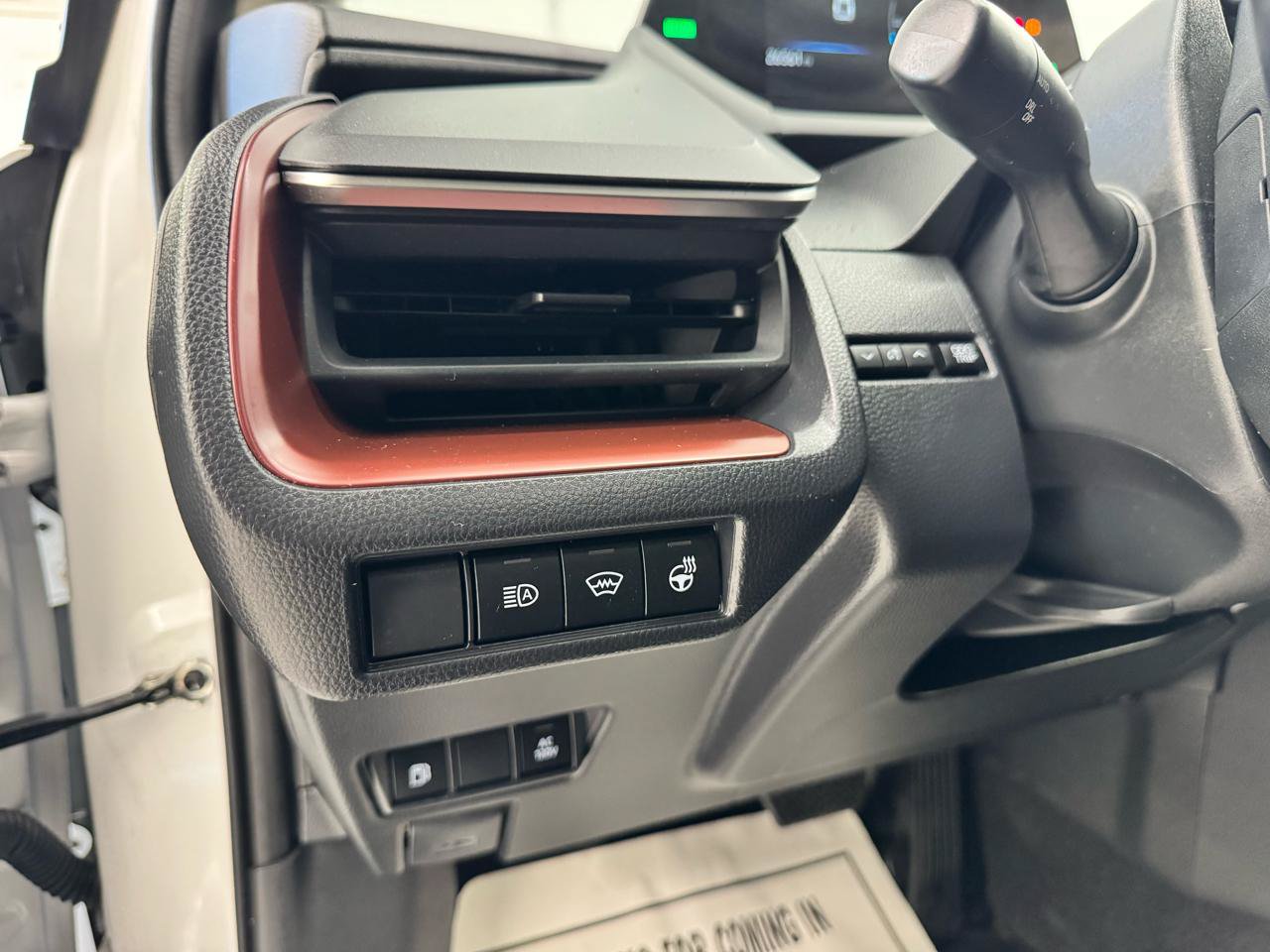 Used 2024 Toyota Prius Prime FWD image 13