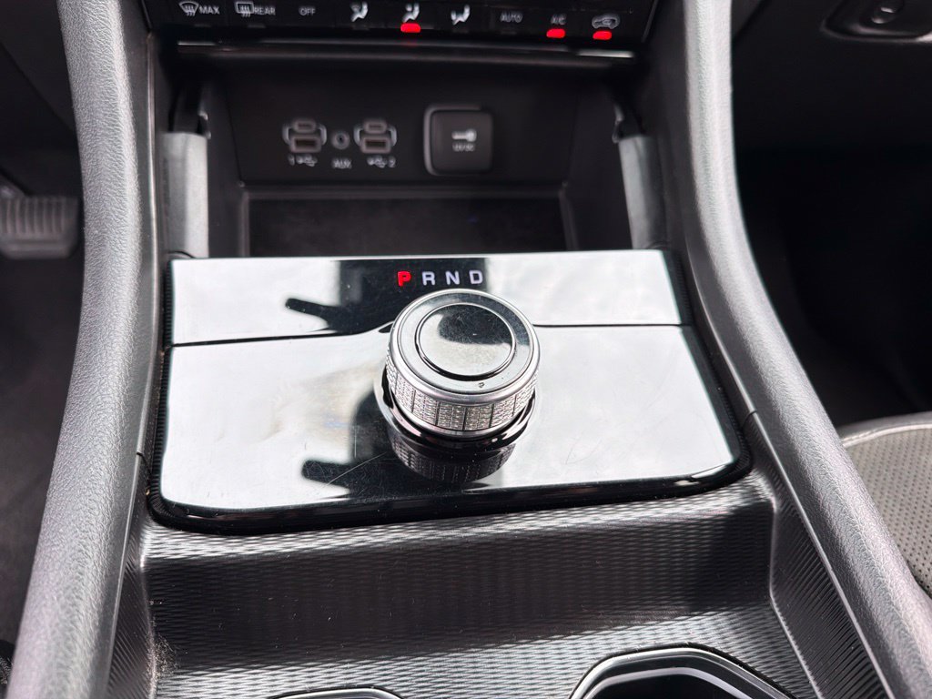 Certified 2025 Jeep Grand Cherokee Altitude AWD/4WD image 15