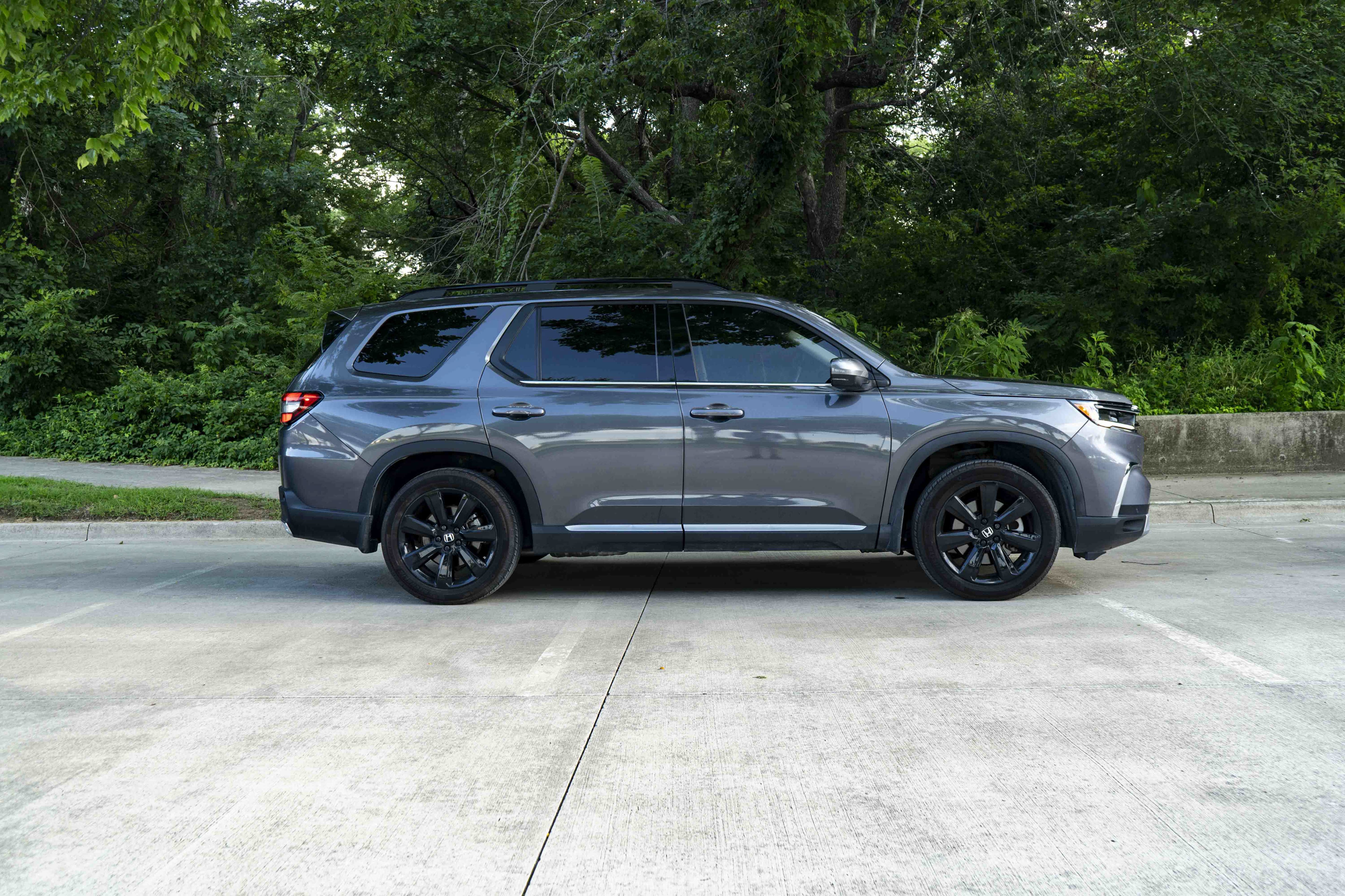 Used 2025 Honda Pilot Touring image 10