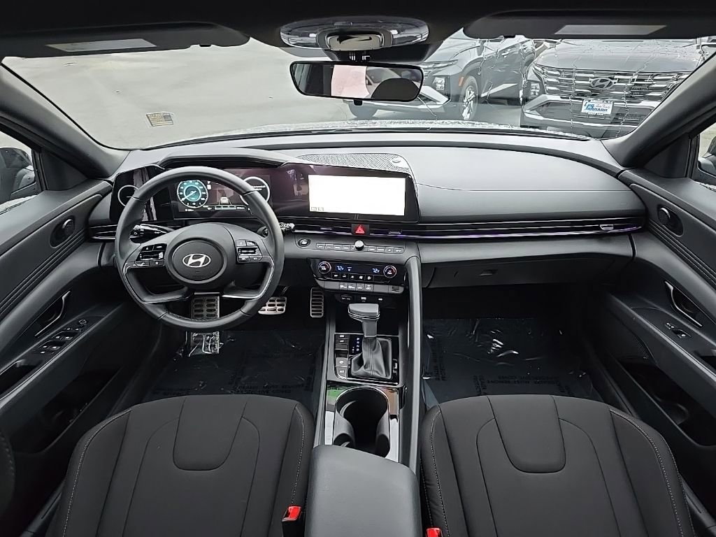 Certified 2025 Hyundai Elantra SEL image 24