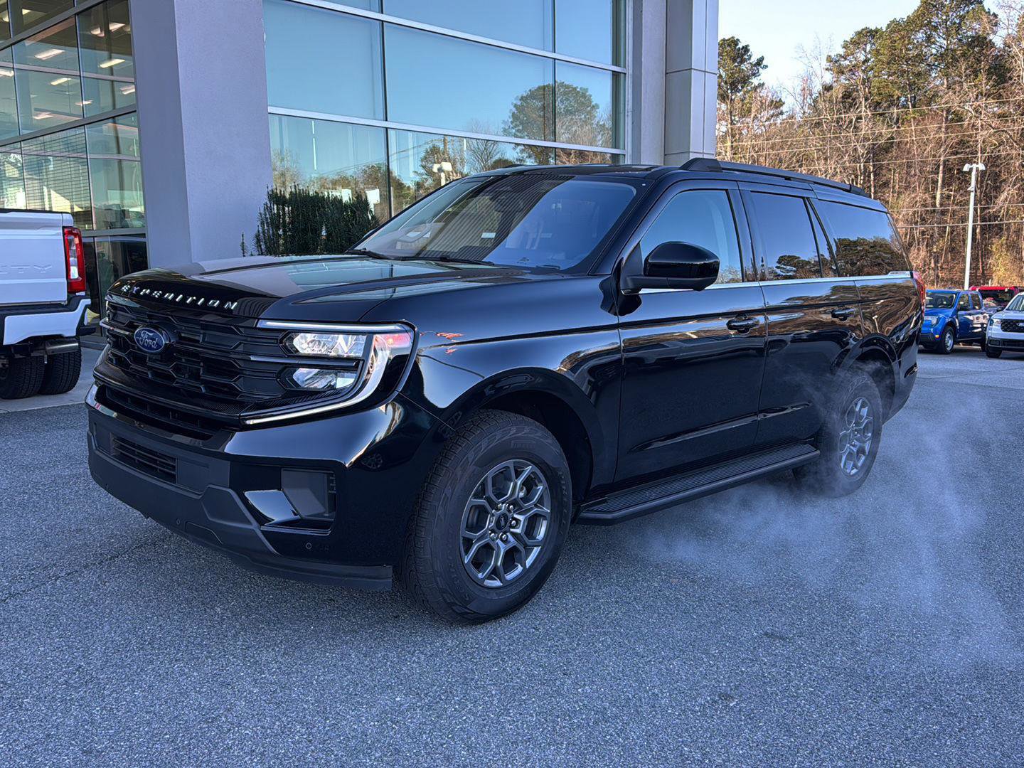 New 2025 Ford Expedition Active image 2