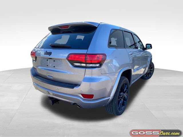Used 2018 Jeep Grand Cherokee Altitude image 3