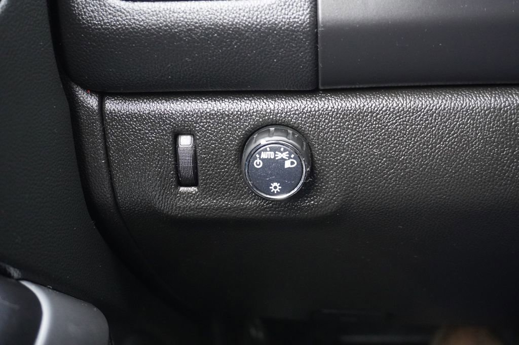 Used 2022 Chevrolet Colorado LT w/ Fleet Safety Package image 24