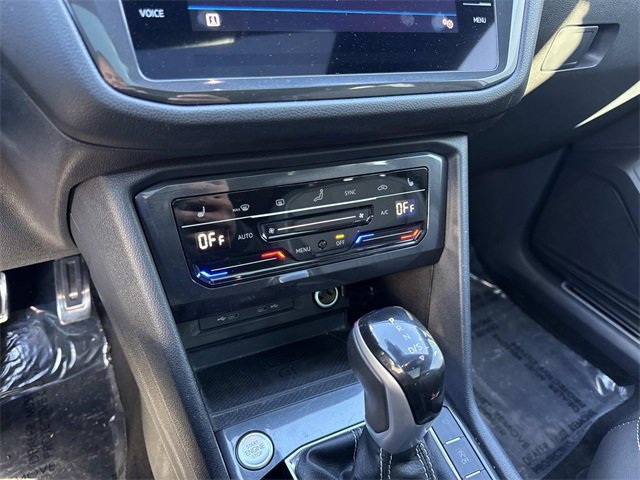 Certified 2023 Volkswagen Tiguan SE R-Line image 21