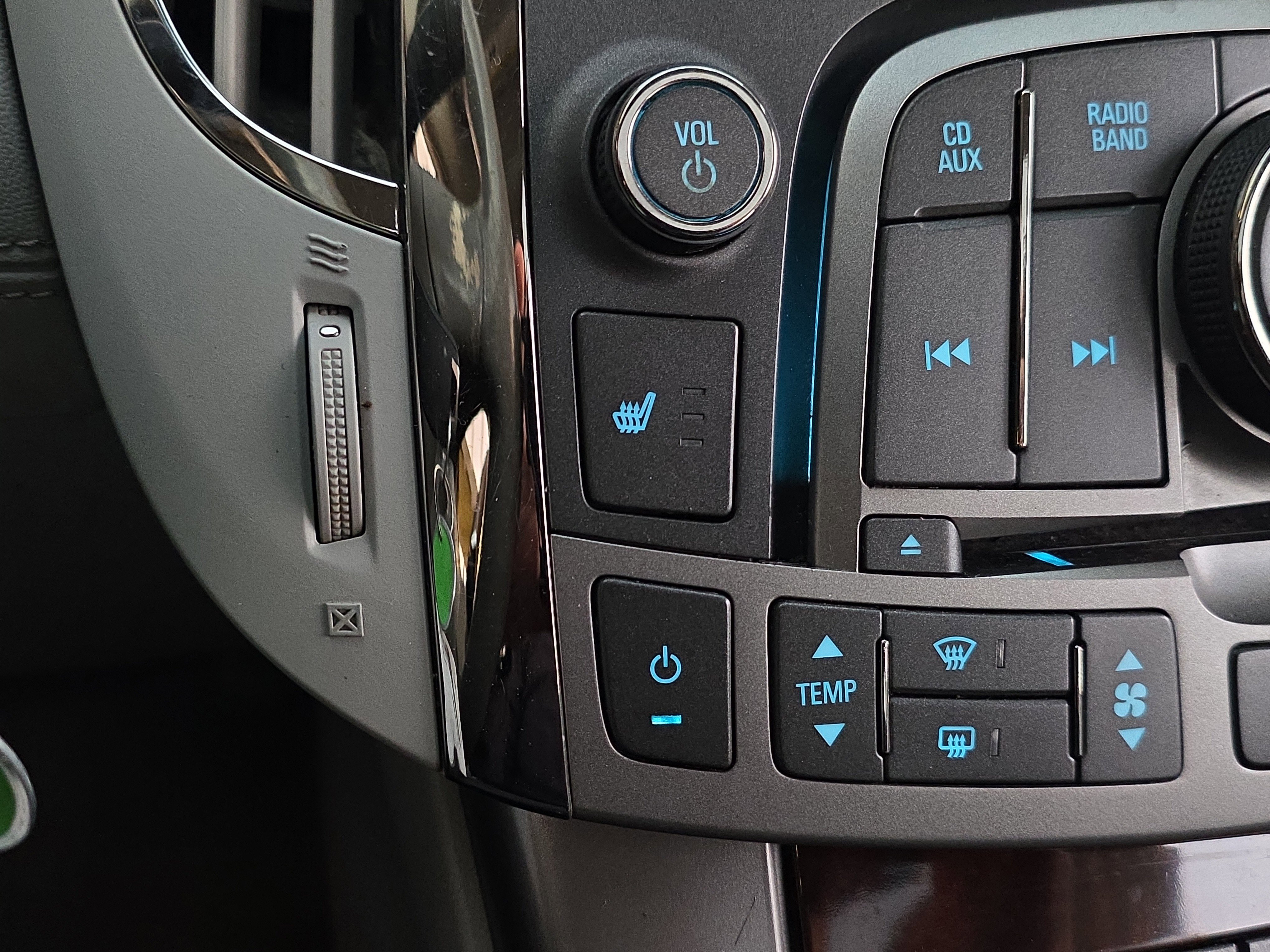 Used 2012 Buick LaCrosse Premium w/ Entertainment Package image 17